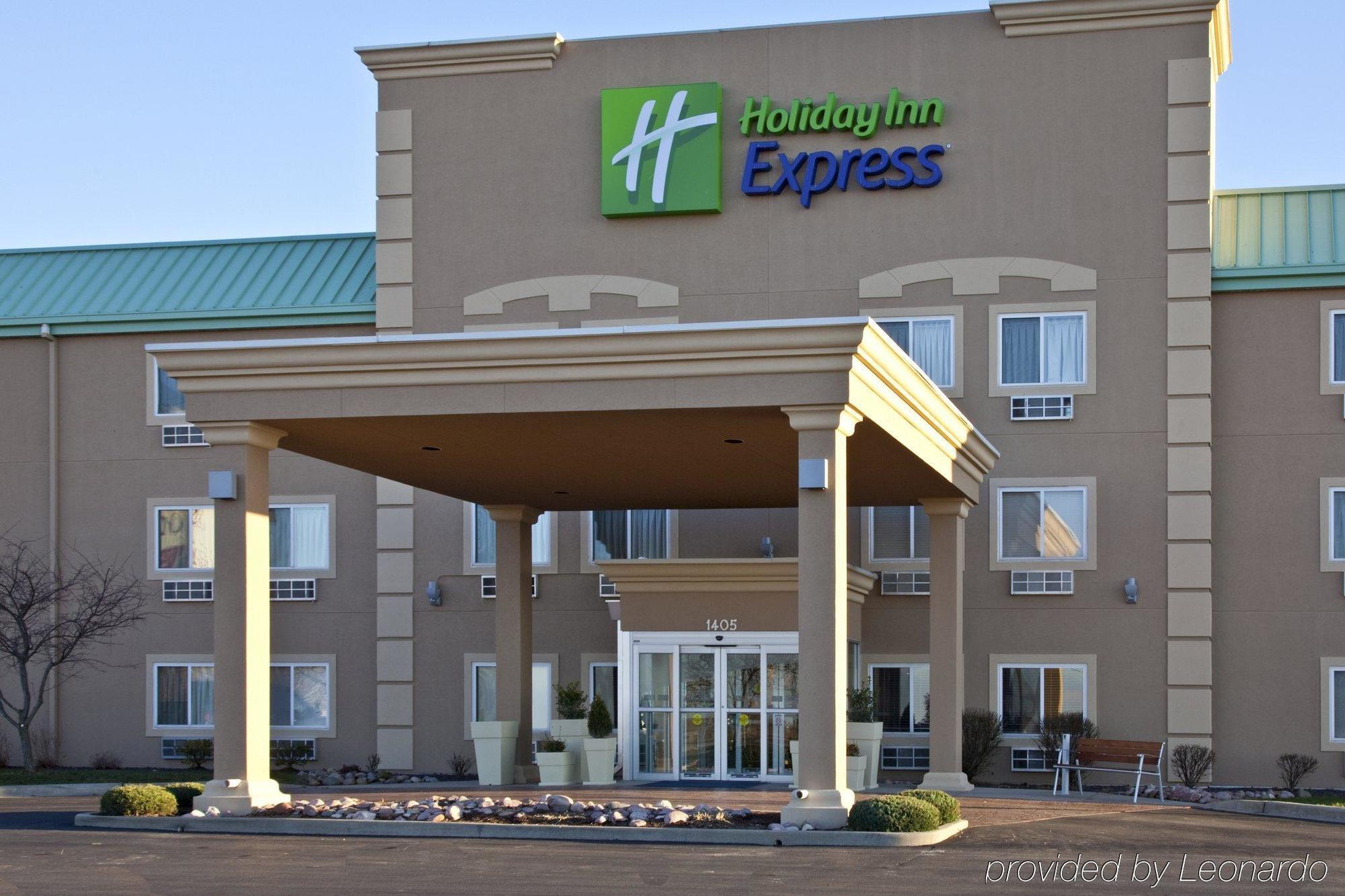 Baymont By Wyndham Litchfield Exterior foto